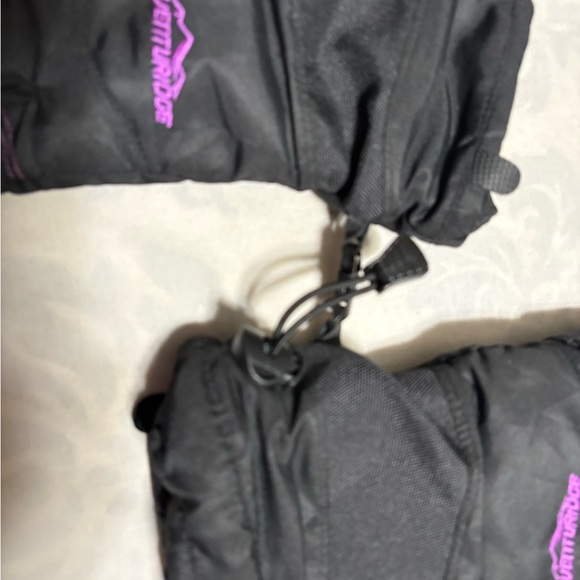 Black Gloves for Women - Picture 5 of 6